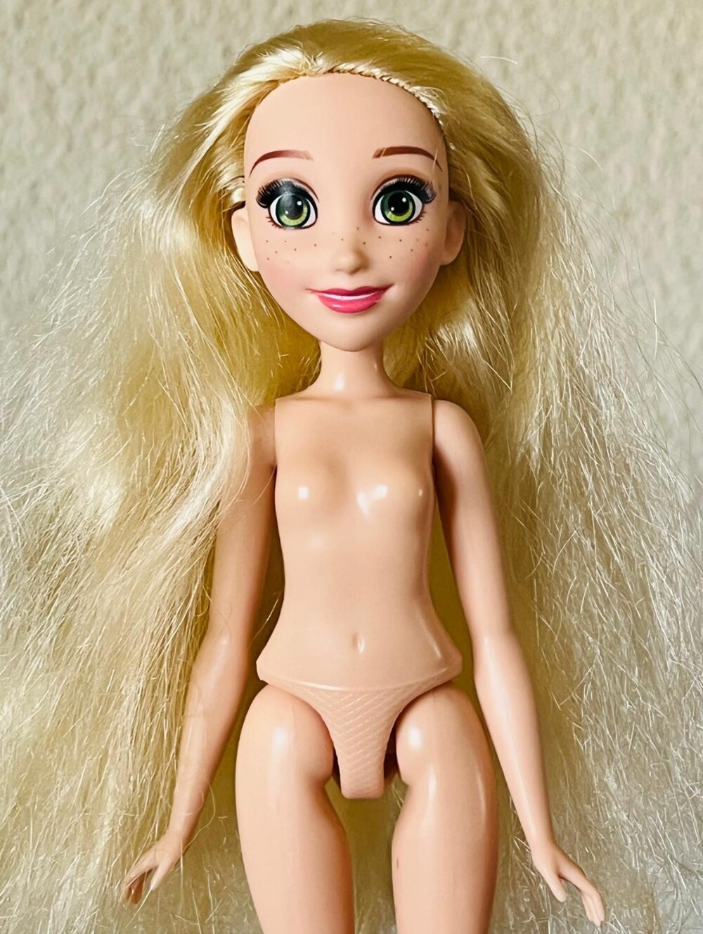 Disney Store Princess Rapunzel Petit Doll Barbie Hasbro 2015